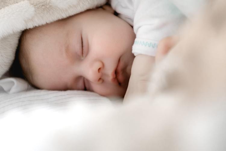 Mencintai Bayi